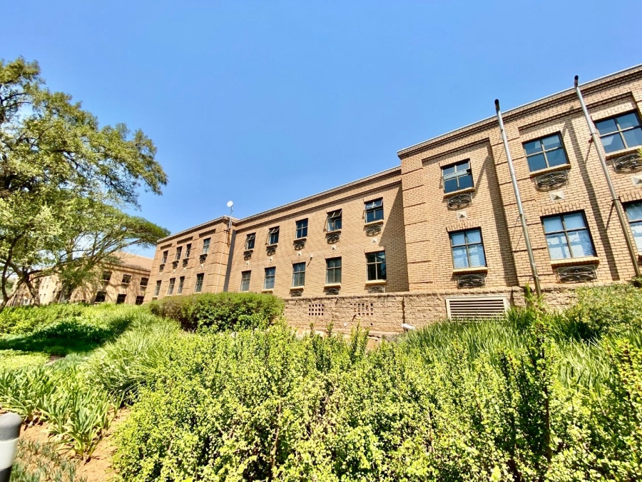 To Let Commercial Property for Rent in Faerie Glen Gauteng