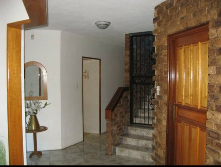 5 Bedroom Property for Sale in Amandasig Gauteng