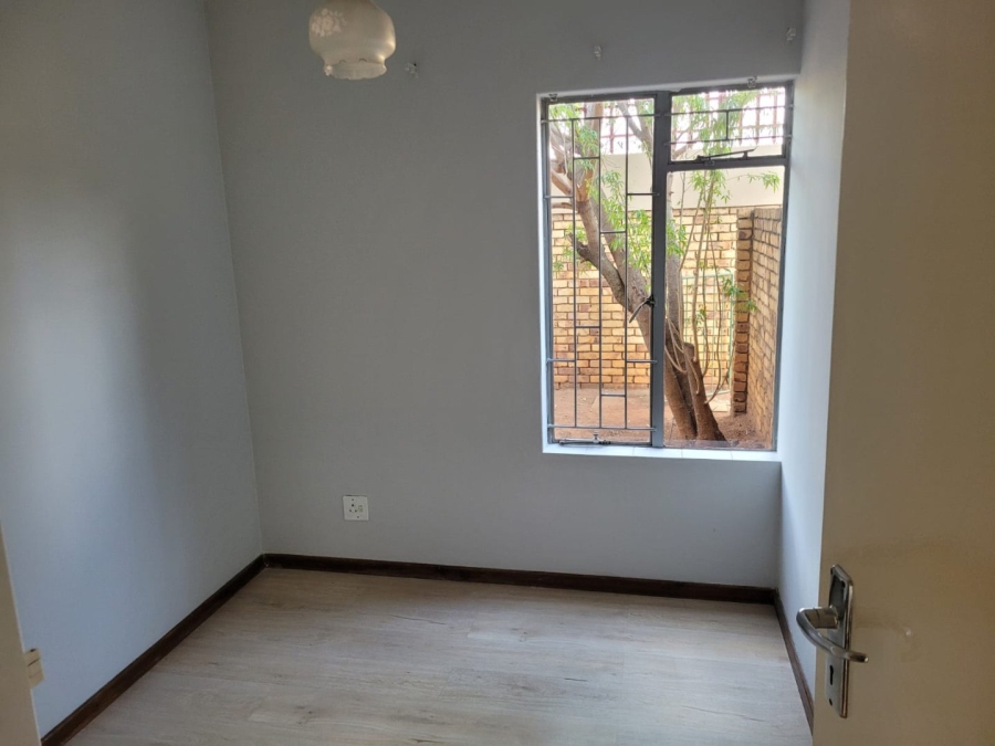 To Let 3 Bedroom Property for Rent in Zwartkop Gauteng