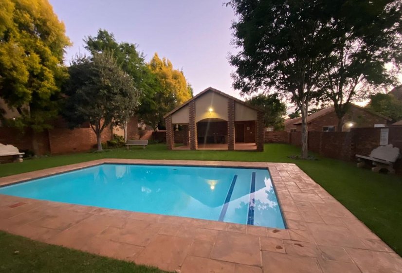 To Let 2 Bedroom Property for Rent in Boardwalk Villas Gauteng