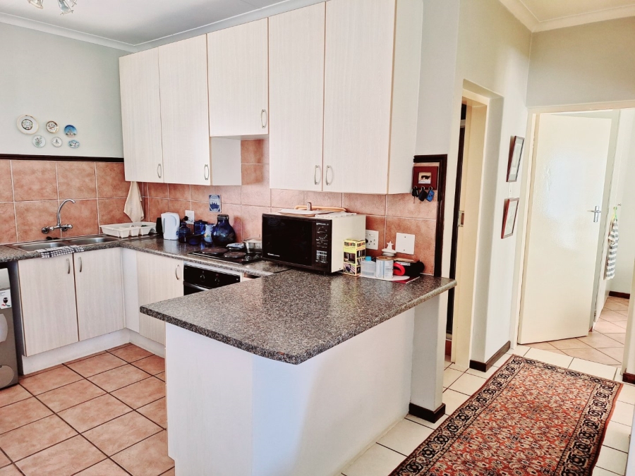 To Let 2 Bedroom Property for Rent in Boardwalk Villas Gauteng