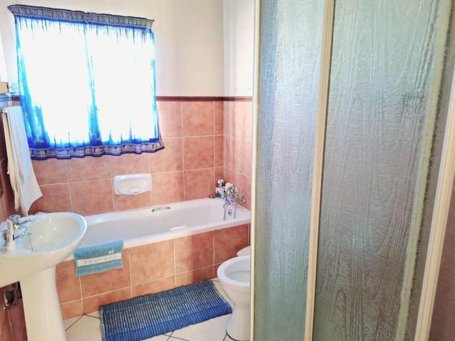 To Let 2 Bedroom Property for Rent in Boardwalk Villas Gauteng