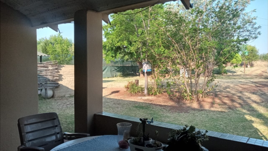 Commercial Property for Sale in Honingneskrans Ah Gauteng