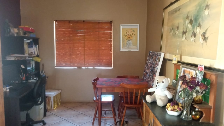 Commercial Property for Sale in Honingneskrans Ah Gauteng