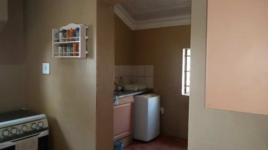 Commercial Property for Sale in Honingneskrans Ah Gauteng