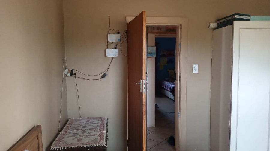 Commercial Property for Sale in Honingneskrans Ah Gauteng