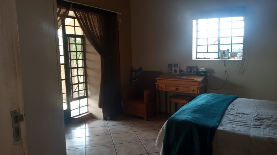 Commercial Property for Sale in Honingneskrans Ah Gauteng
