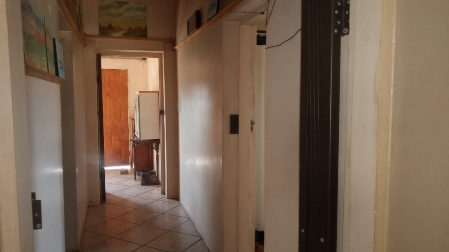 Commercial Property for Sale in Honingneskrans Ah Gauteng
