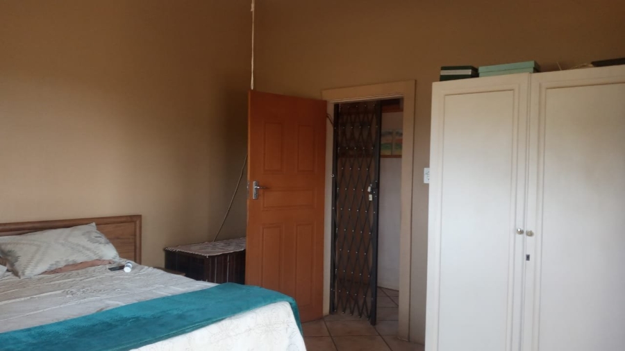 Commercial Property for Sale in Honingneskrans Ah Gauteng