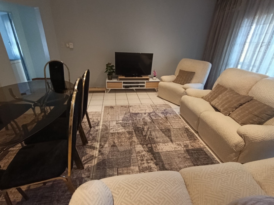 To Let 2 Bedroom Property for Rent in Houghton Estate Gauteng