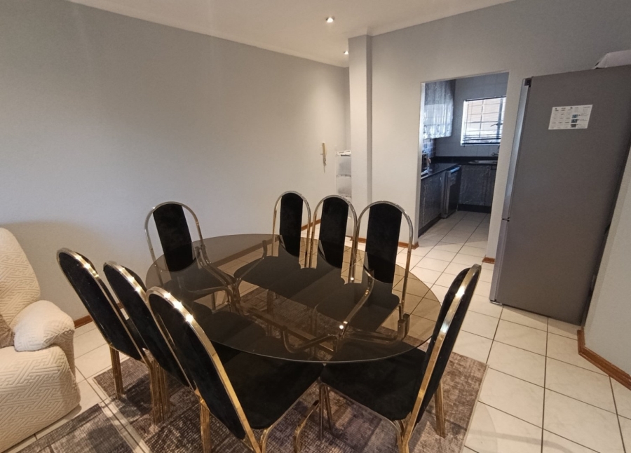 To Let 2 Bedroom Property for Rent in Houghton Estate Gauteng