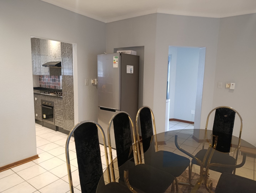 To Let 2 Bedroom Property for Rent in Houghton Estate Gauteng