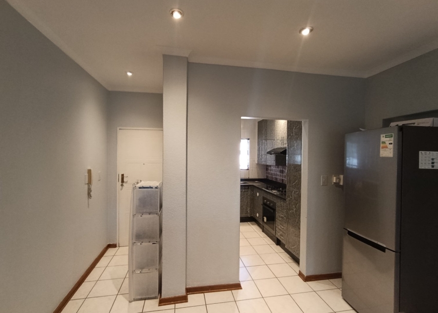 To Let 2 Bedroom Property for Rent in Houghton Estate Gauteng