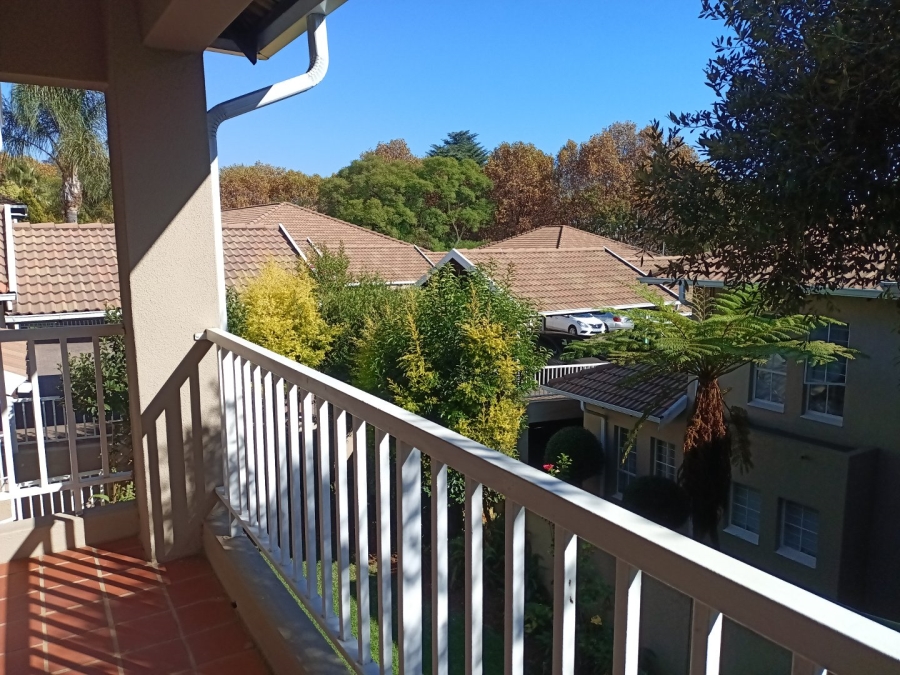 To Let 2 Bedroom Property for Rent in Houghton Estate Gauteng