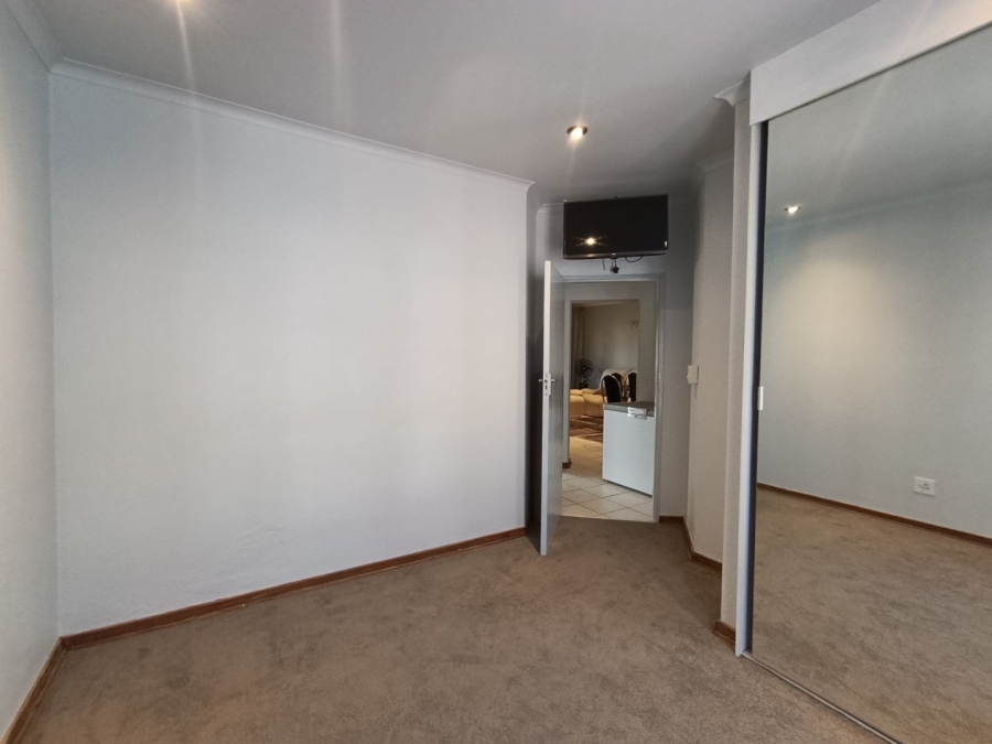 To Let 2 Bedroom Property for Rent in Houghton Estate Gauteng