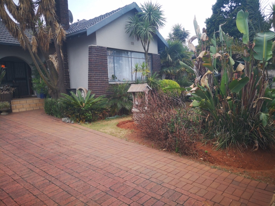 3 Bedroom Property for Sale in Dawnview Gauteng