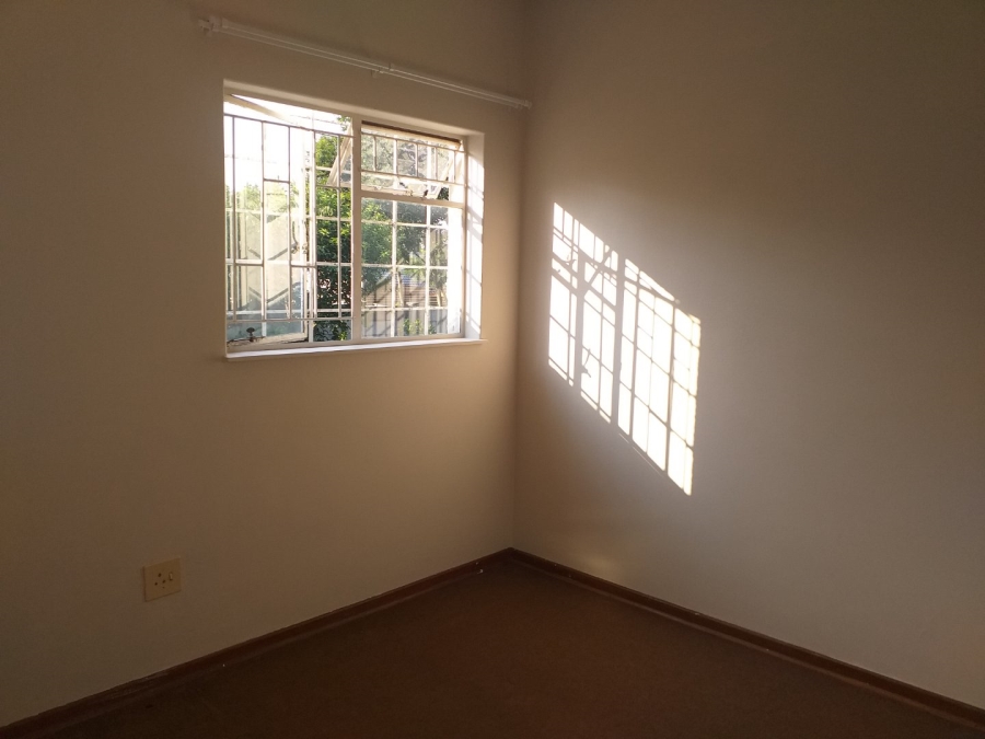 To Let 1 Bedroom Property for Rent in Blairgowrie Gauteng