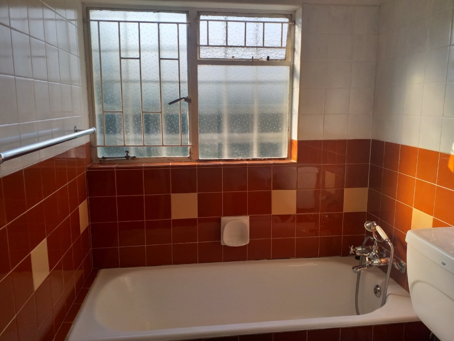 To Let 1 Bedroom Property for Rent in Blairgowrie Gauteng