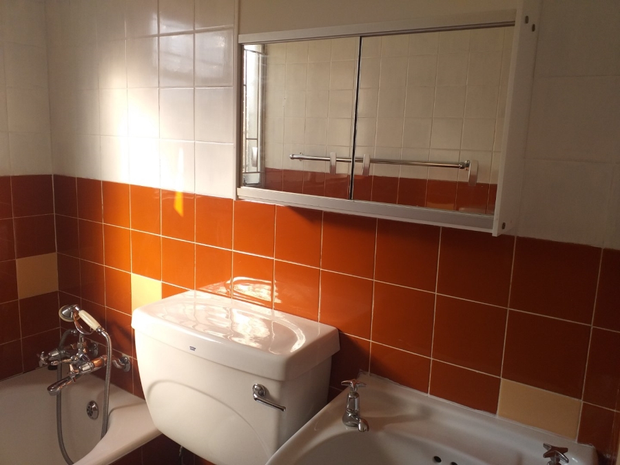 To Let 1 Bedroom Property for Rent in Blairgowrie Gauteng