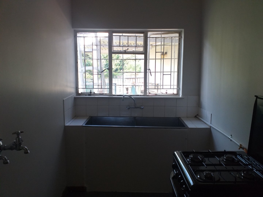To Let 1 Bedroom Property for Rent in Blairgowrie Gauteng