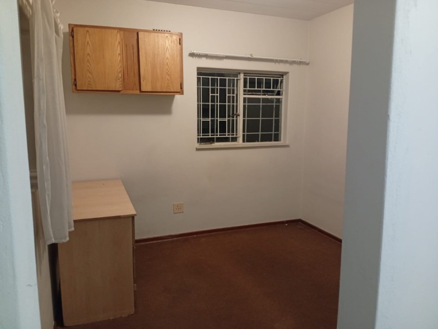 To Let 1 Bedroom Property for Rent in Blairgowrie Gauteng