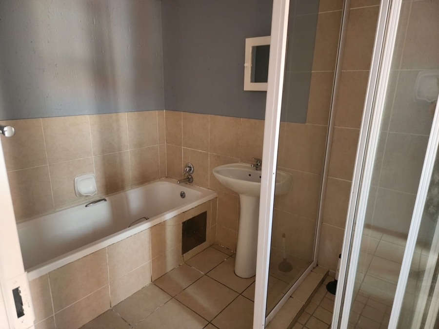 To Let 2 Bedroom Property for Rent in Comet Gauteng