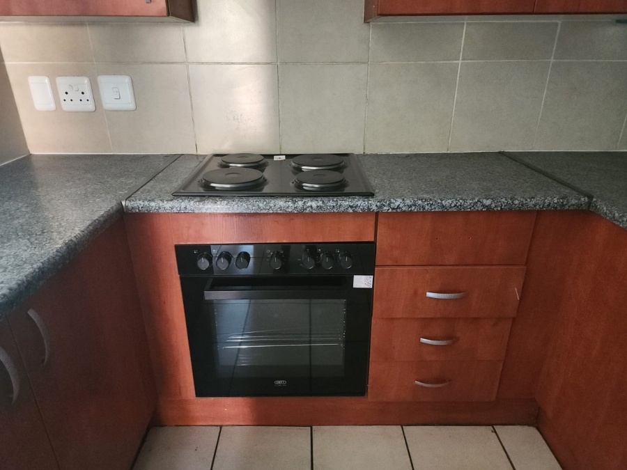 To Let 2 Bedroom Property for Rent in Comet Gauteng
