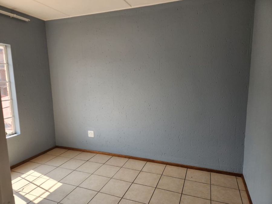 To Let 2 Bedroom Property for Rent in Comet Gauteng