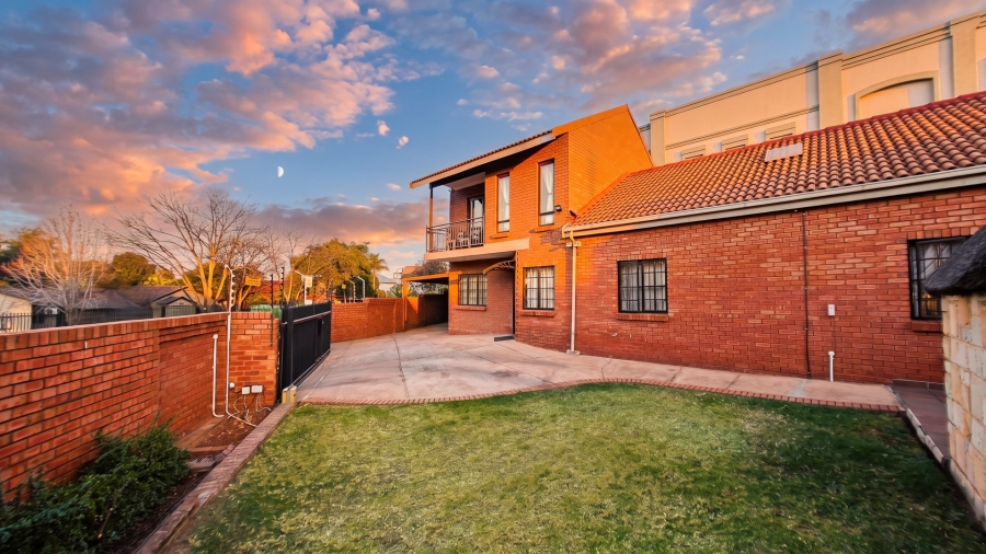 4 Bedroom Property for Sale in Eldoraigne Gauteng