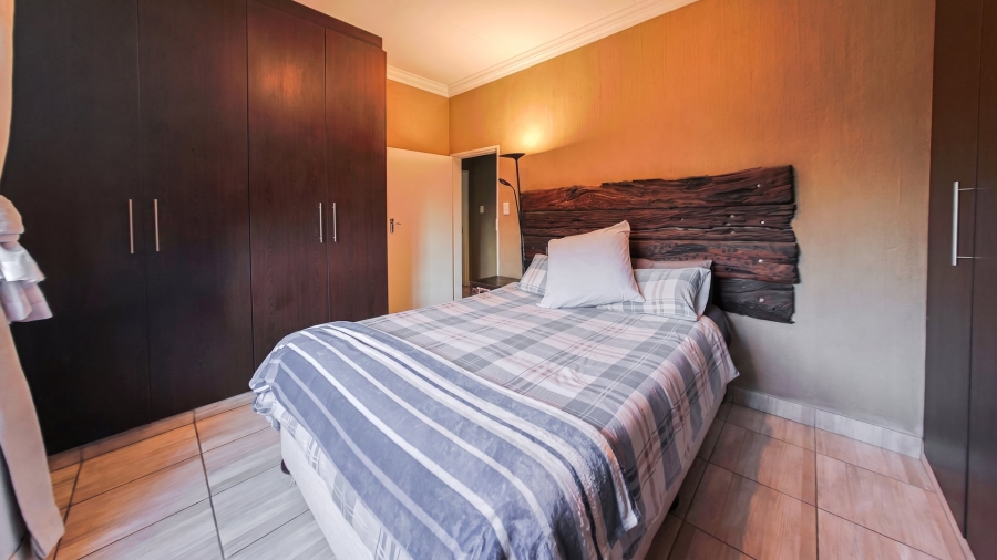 4 Bedroom Property for Sale in Eldoraigne Gauteng