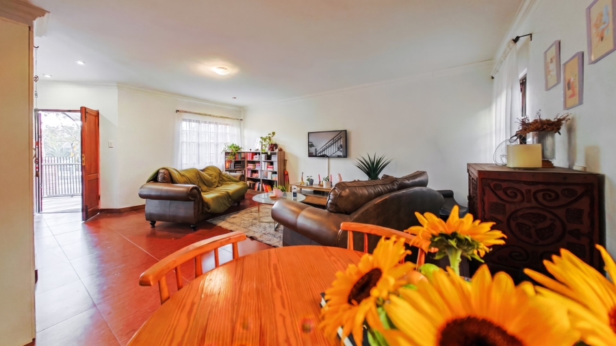 4 Bedroom Property for Sale in Eldoraigne Gauteng