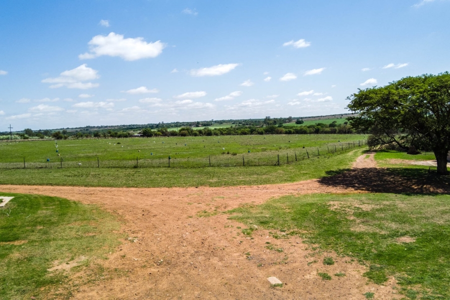 Commercial Property for Sale in Lusthof Gauteng