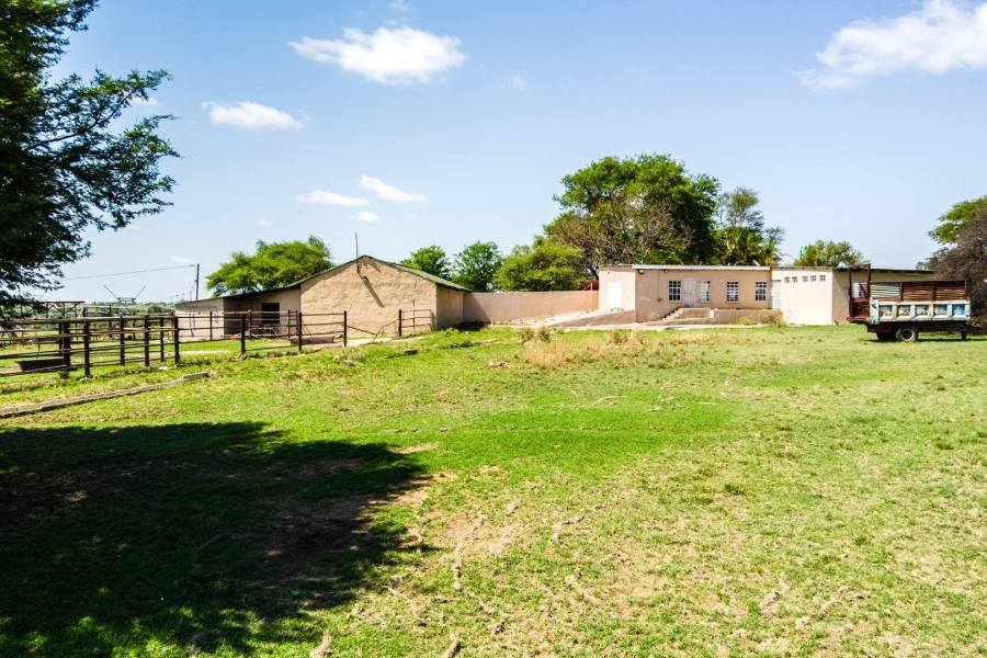 Commercial Property for Sale in Lusthof Gauteng