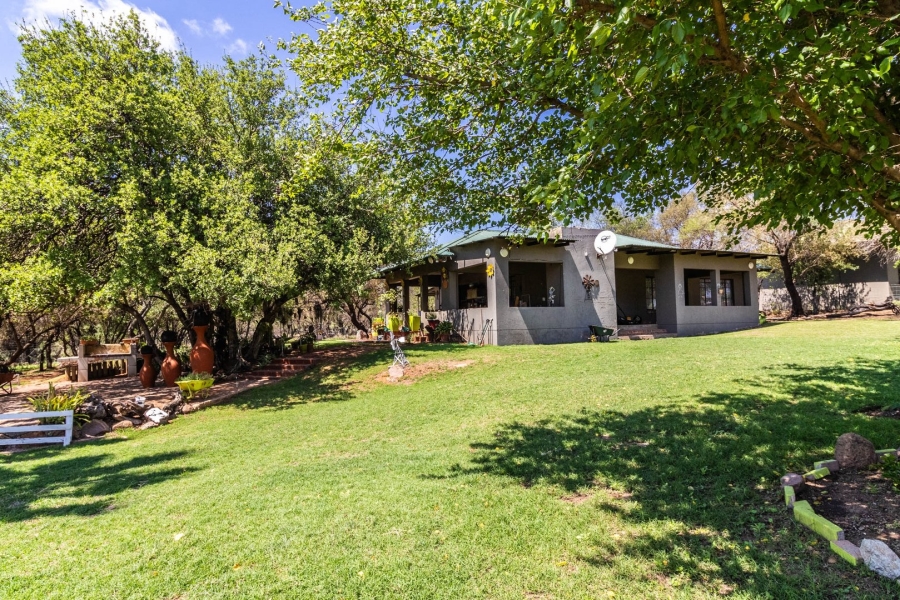 Commercial Property for Sale in Lusthof Gauteng