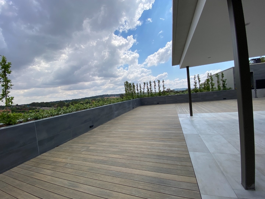 To Let commercial Property for Rent in Die Hoewes Gauteng