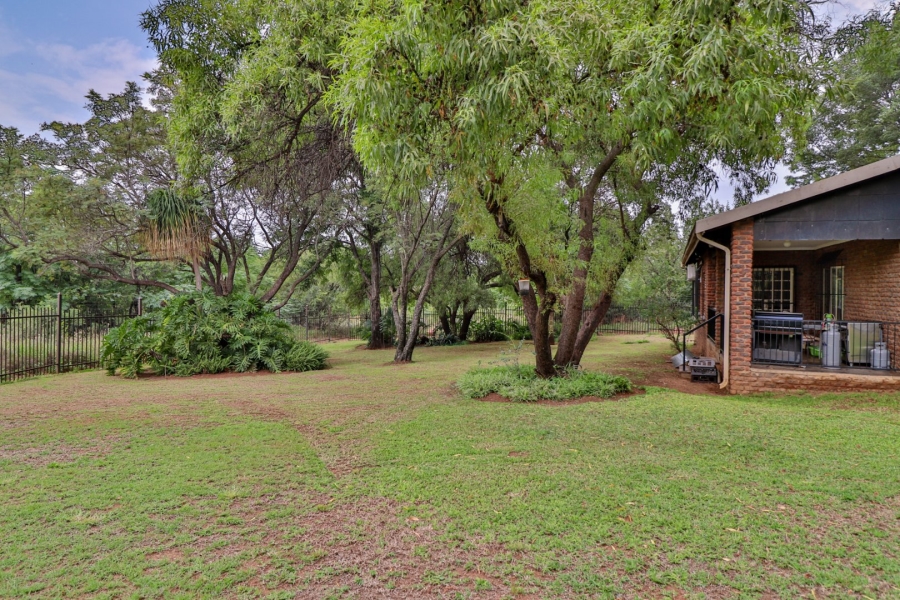 Commercial Property for Sale in Lusthof Gauteng