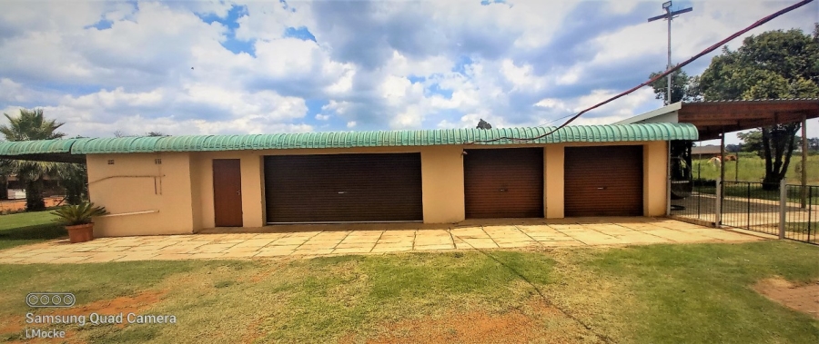 Commercial Property for Sale in Valley Settlements A H Gauteng