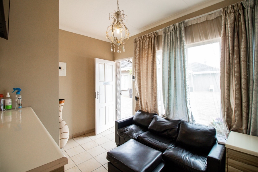 Commercial Property for Sale in Aston Manor Gauteng