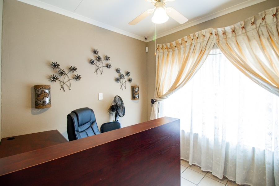 Commercial Property for Sale in Aston Manor Gauteng