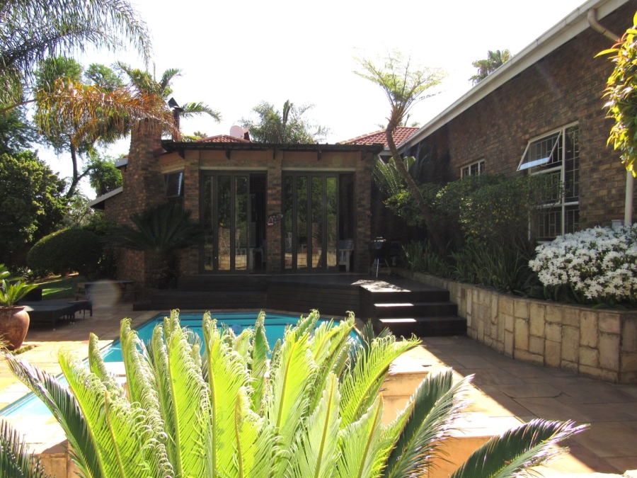 5 Bedroom Property for Sale in Eldoraigne Gauteng