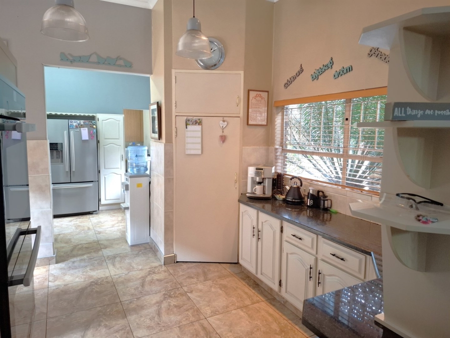 5 Bedroom Property for Sale in Eldoraigne Gauteng