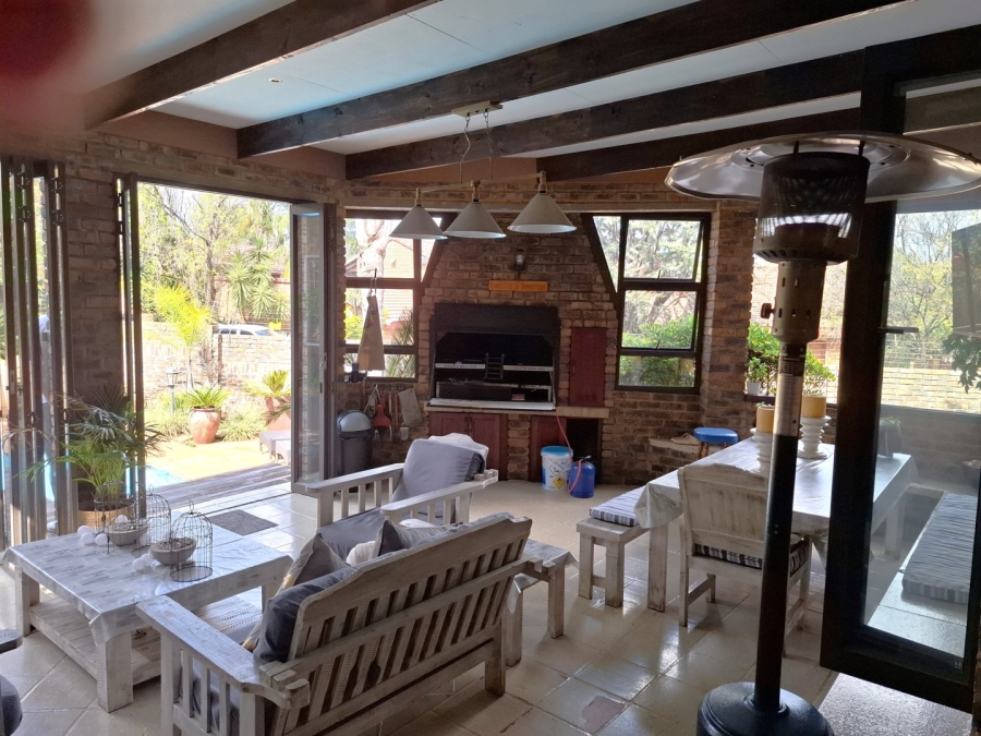 5 Bedroom Property for Sale in Eldoraigne Gauteng