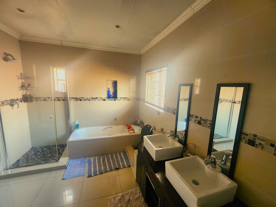 3 Bedroom Property for Sale in Newclare Gauteng
