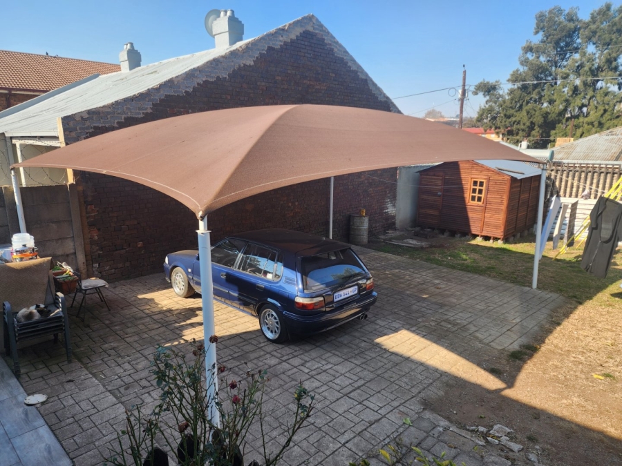 3 Bedroom Property for Sale in Newclare Gauteng