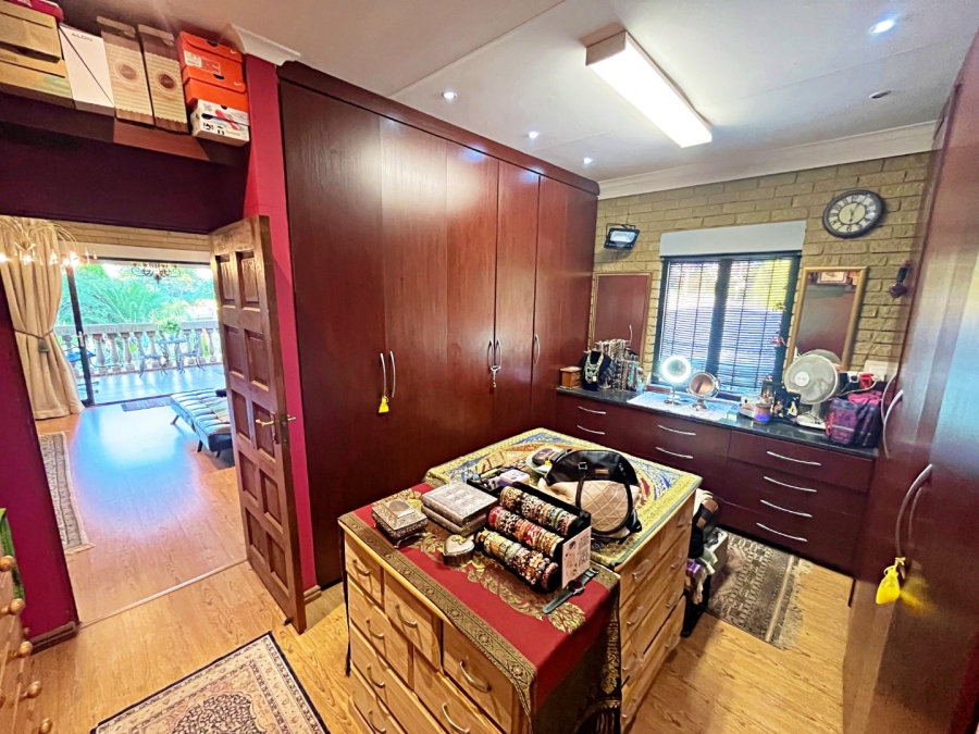 Commercial Property for Sale in Raslouw Gauteng