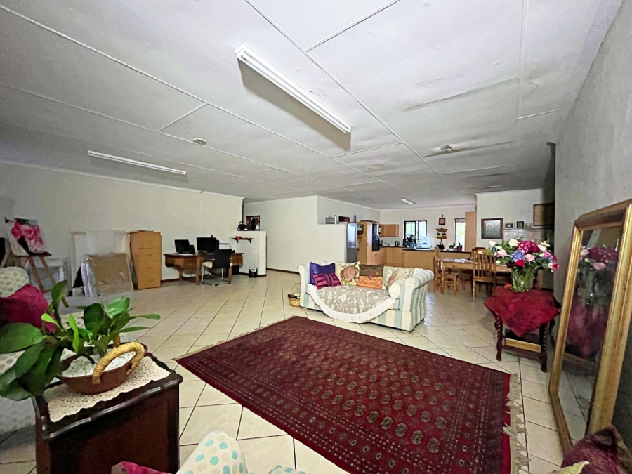 Commercial Property for Sale in Raslouw Gauteng