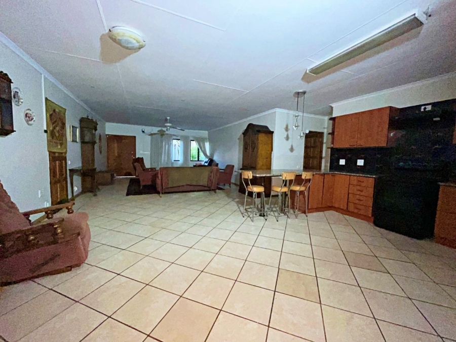 Commercial Property for Sale in Raslouw Gauteng