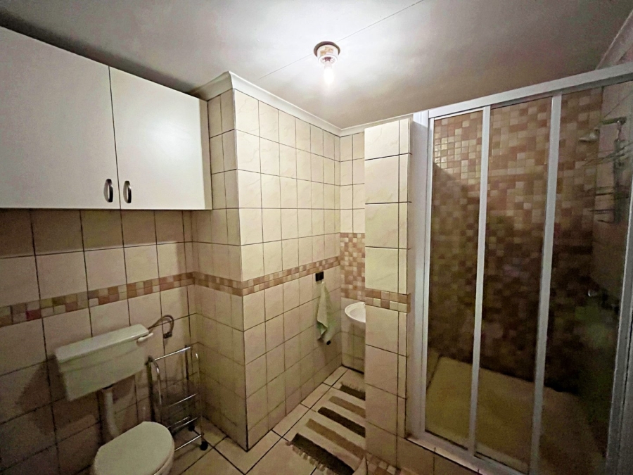 Commercial Property for Sale in Raslouw Gauteng
