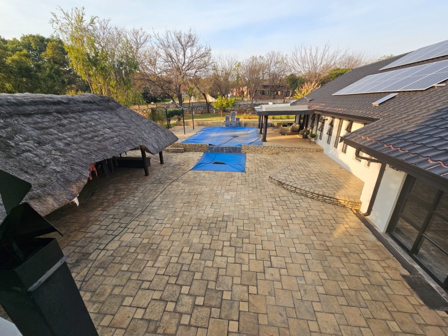 7 Bedroom Property for Sale in Raslouw Gauteng