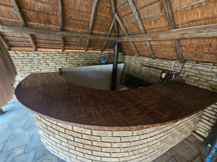 7 Bedroom Property for Sale in Raslouw Gauteng